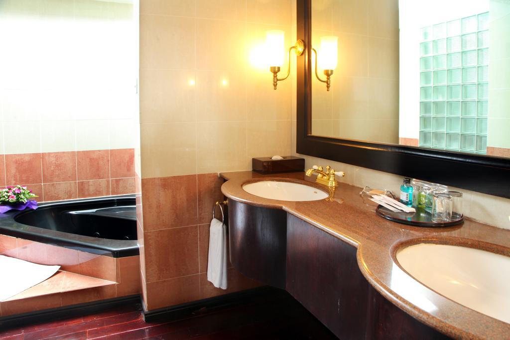 Thanh Thuy Hotel Dalat Bagian luar foto