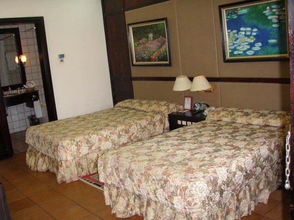 Thanh Thuy Hotel Dalat Bagian luar foto